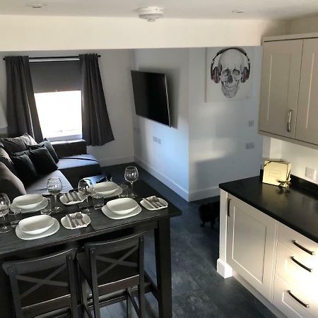 L&H Apartments Інвернесс Екстер'єр фото