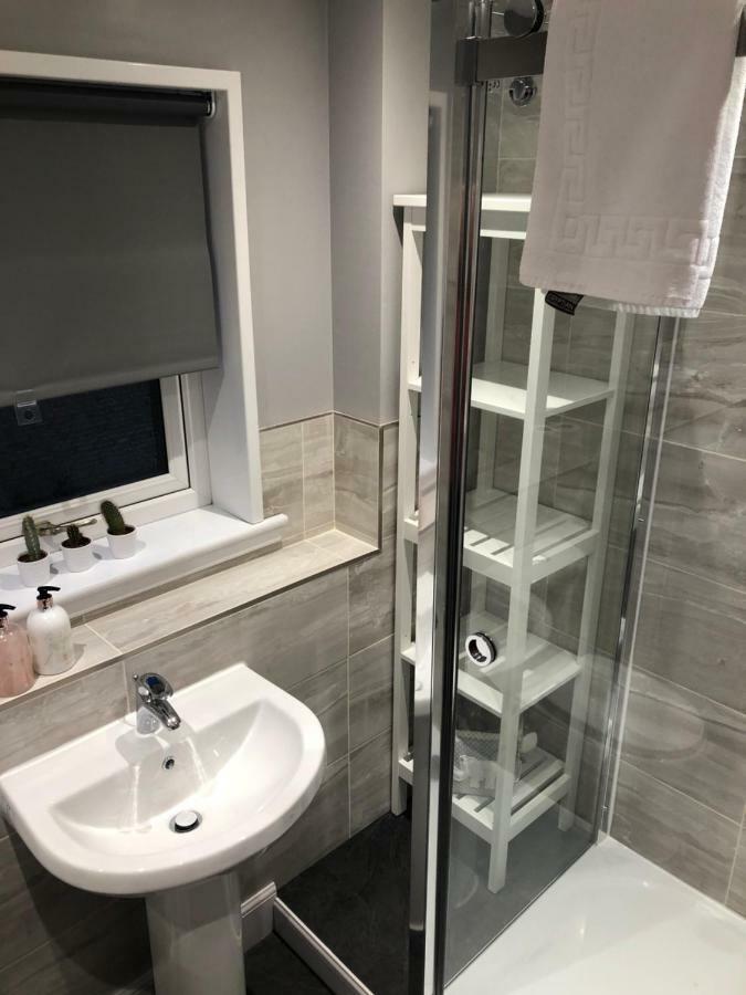 L&H Apartments Інвернесс Екстер'єр фото